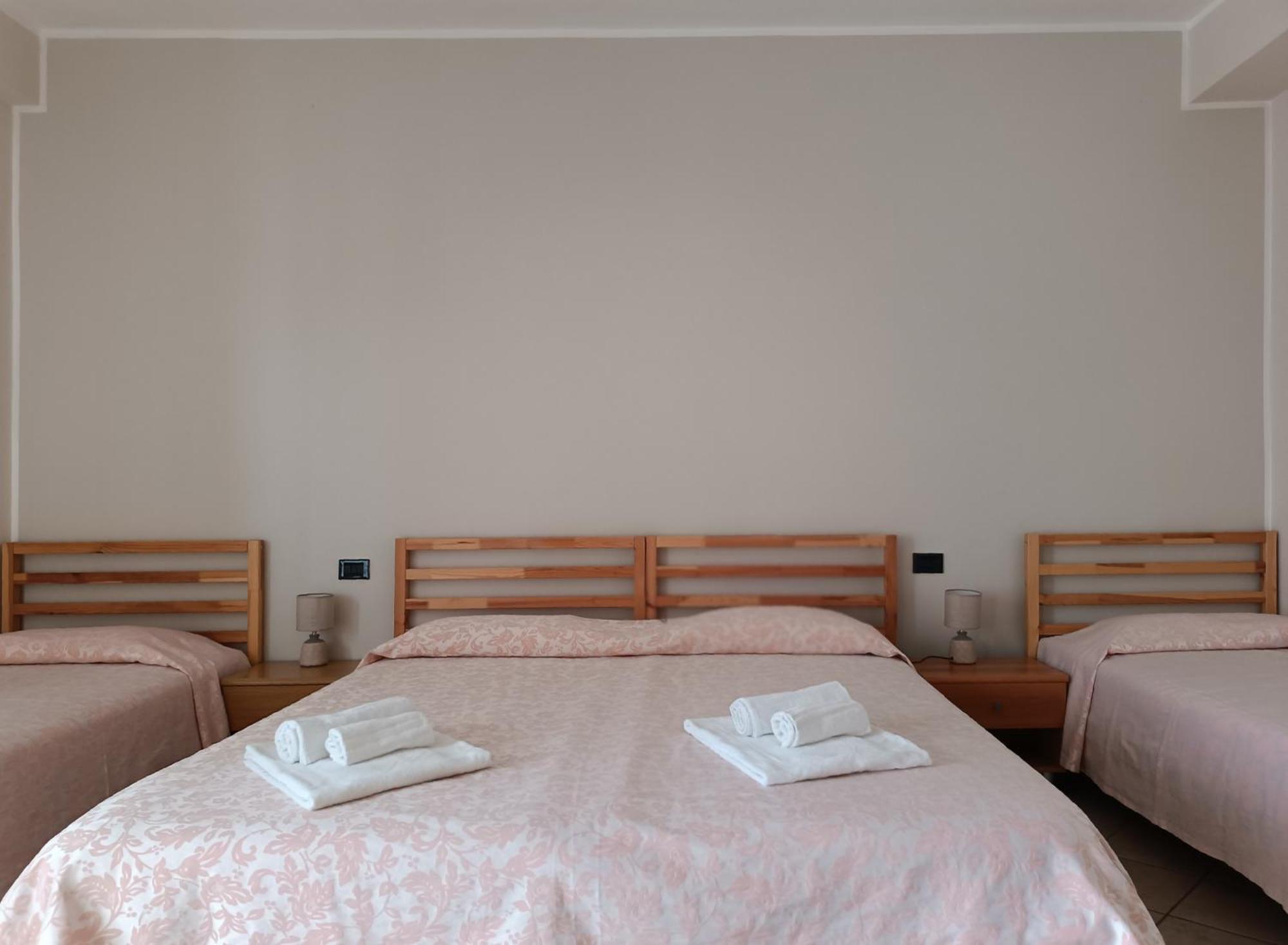 Il Quadrifoglio Hotel Frascineto Bagian luar foto